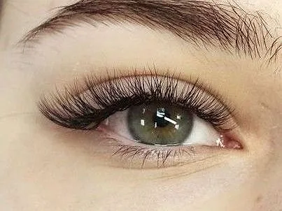 Наращивание ресниц, объём 2D: работа мастера LashLook